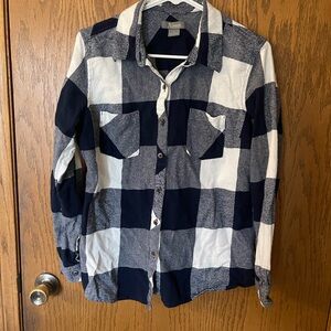 Natural Reflections Black and White Button Down Shirt **